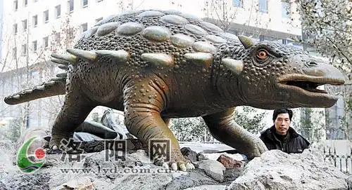 省地质博物馆刚复原出的黄河中原龙