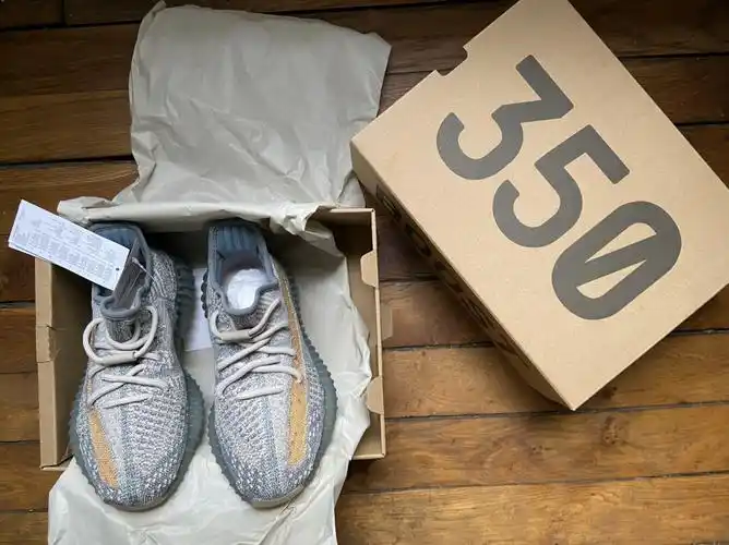 出一双全新未穿的yeezy 350 灰蓝 36码半_阿迪达斯怎么样_yeezy350