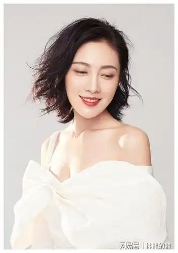 90后女演员罗昱焜,是一个吃苦耐劳的人,因此让更多的人看好