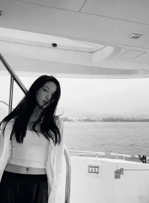 穿比基尼秀好身材,不愧是王菲的女儿_照片_海滩_小姑娘