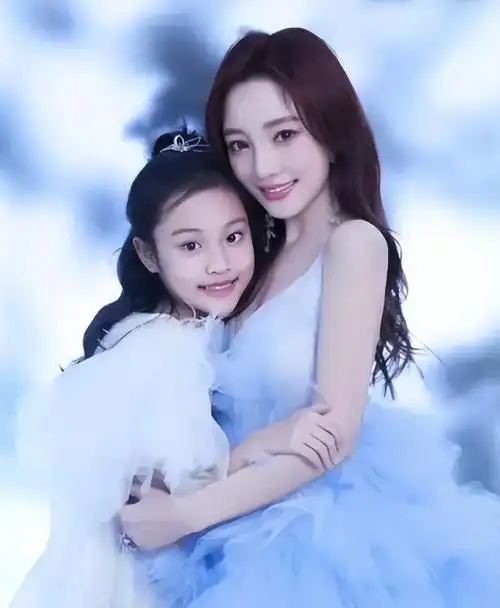 原创被骂到退网李小璐力挺甜馨别听世俗的评论去看自己喜欢的风景