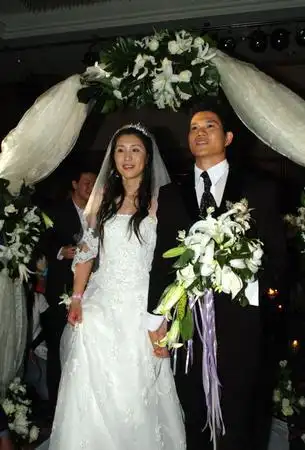 当日,前中国女排队长孙玥她在34岁生日之际与相爱6年的中国香港公务员