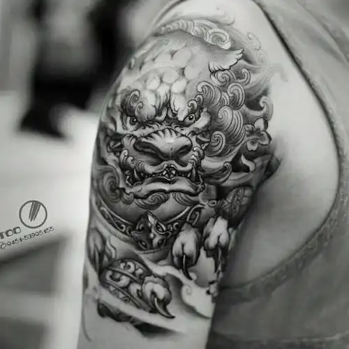 大臂唐狮_纹身图案手稿图片_叁柒社-mr.叁的纹身作品集