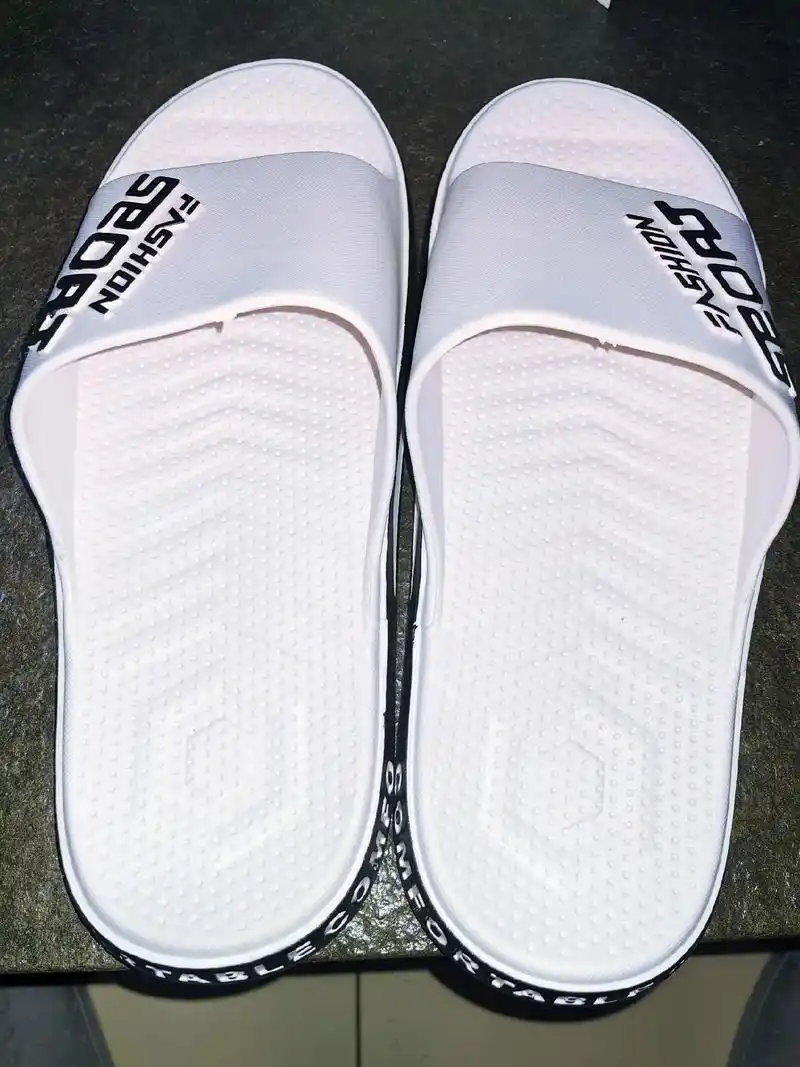 大码拖鞋男士夏季运动防滑防臭加肥潮流浴室凉拖鞋男款户外穿时尚