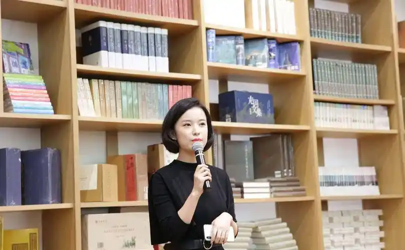 原创李子涵安徽籍90后美女主持人这位浙传校花与景甜真假难辨