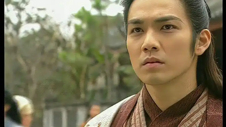 四大名捕追命觉得事情蹊跷男扮女装看情况搔首弄姿嘴衔花