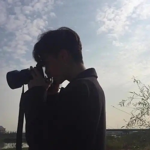 侧脸文艺小清新男生头像