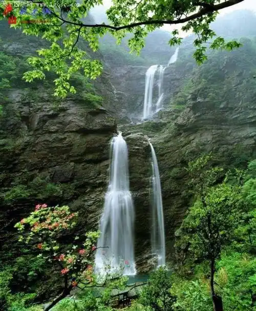 p>珠海横琴三叠泉位于广东省珠海市南部横琴岛上,是珠海横琴岛上的