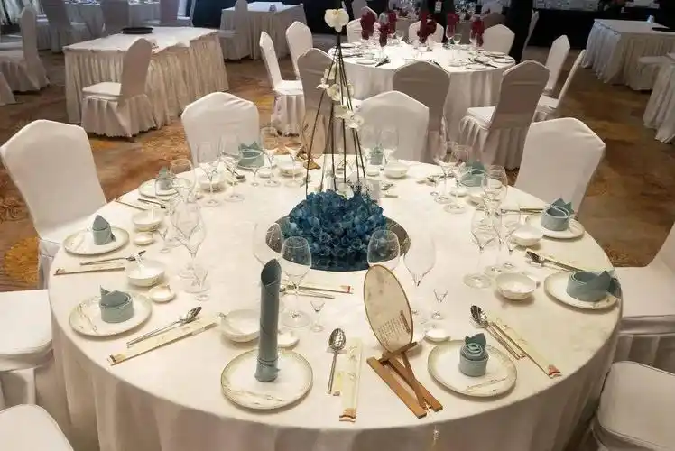 安顺华通大酒店参加贵州酒店集团第一届中式宴会摆台技能大赛 酒店