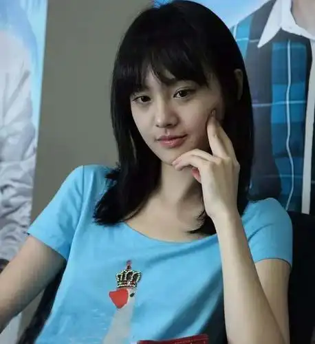 内地清纯女星代表之郑爽,整容前or整容后,你更倾向哪个?