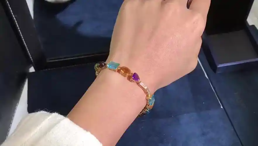 宝格丽手链彩宝缤纷色彩定制【世纪珠宝定制】_哔哩哔哩 (゜-゜)つロ