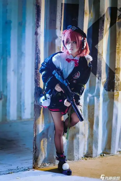 《cosplay日常》麦可cos少女前线mp7