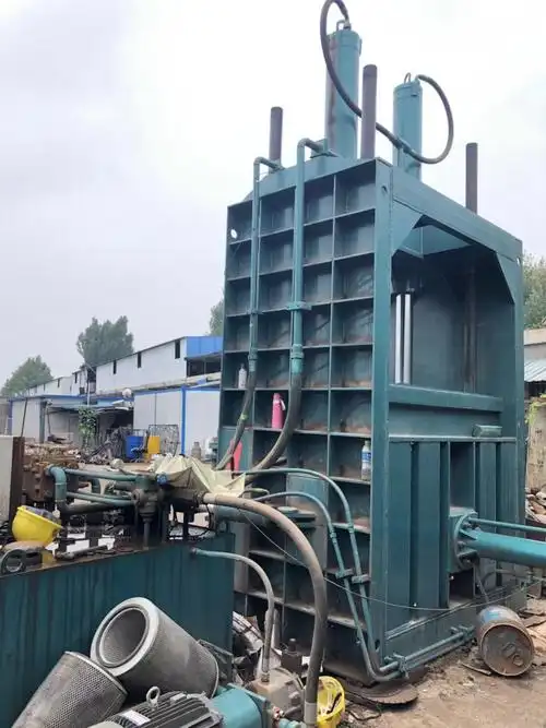 9成新废铁打包机