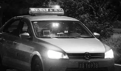 出租车空车灯上移