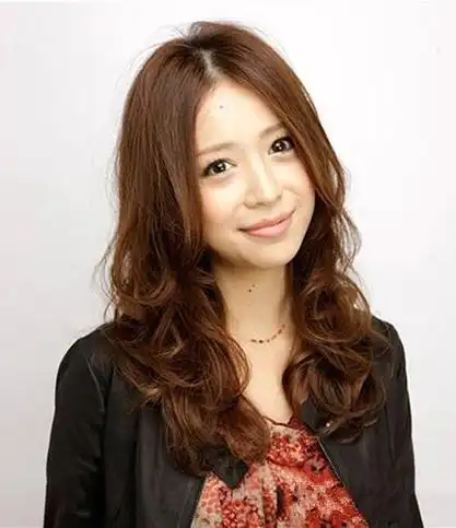 中卷_中卷女士长发发型图片