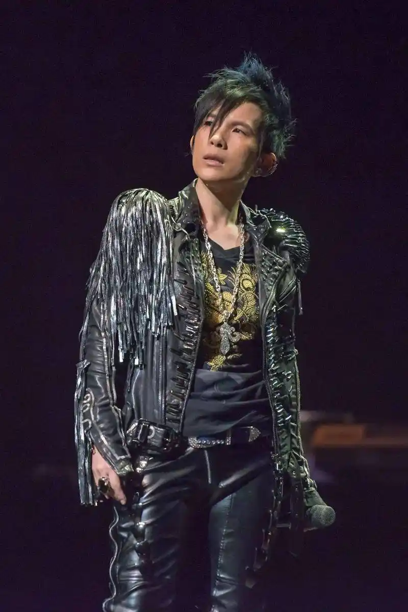 7月31日和潘美辰一起合唱我想有个家