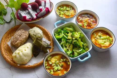 原创15分钟做好早餐,1家4口都爱吃,主食种类多,汤水很特别