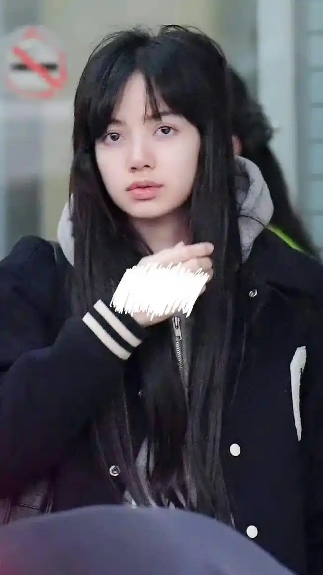 lisa机场素颜照.#lisa #lisa舞蹈 #lisa机 - 抖音