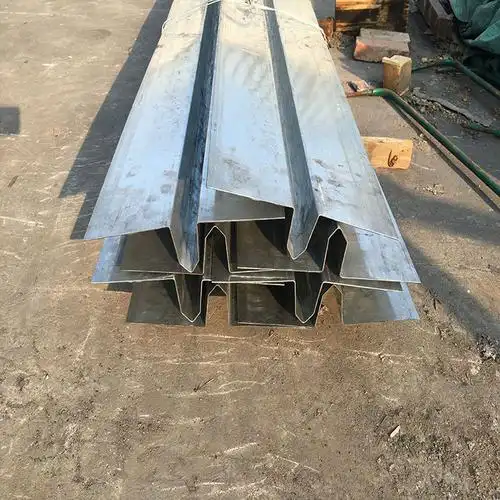 u型镀锌铁皮伸缩缝钢板搭接方法*彦邦施工