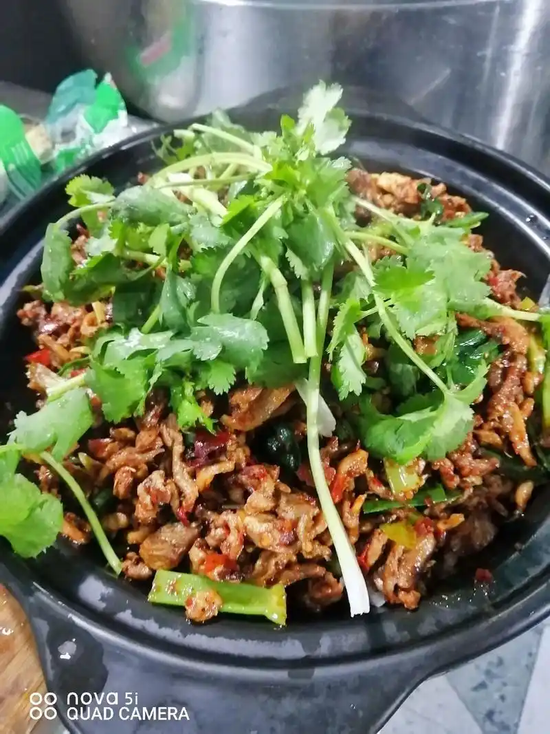 正宗余庆剔骨鸭味道留人服务留心