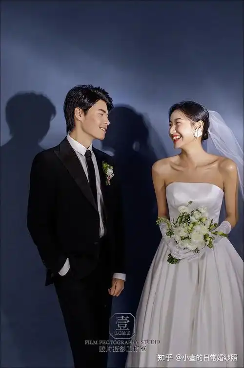 小壹的日常婚纱照 的想法: 10k不到就拍到了好几种风格!