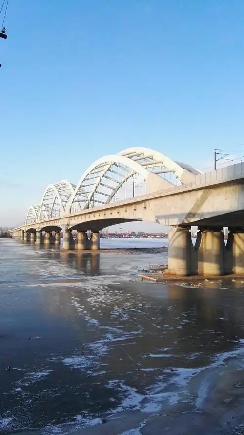松花江铁路高架桥