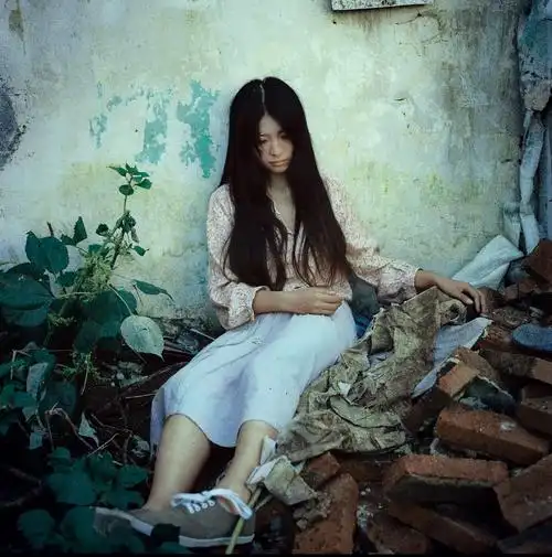 一个失去灵魂的美丽躯壳,仿佛周.