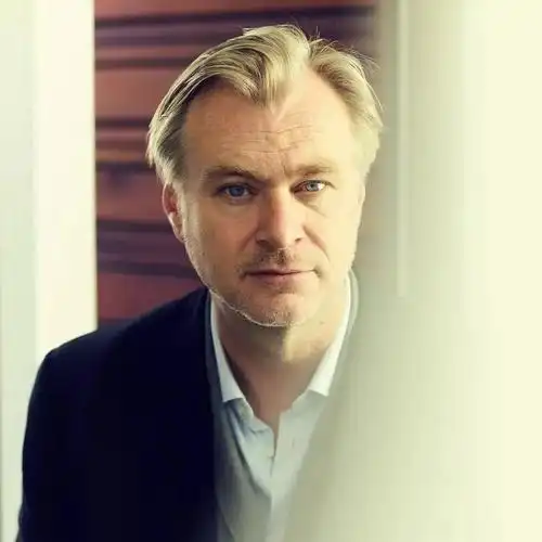 诺兰在《奥本海默》中赚了多少钱_新浪财经_新浪网