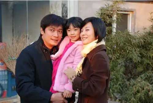 2007年底,苏岩和罗嘉良因电视剧《完美结局》结缘.