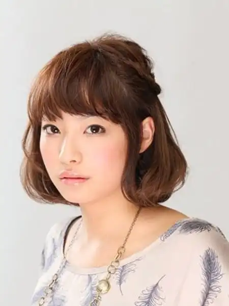 短发波波头扎公主头教程