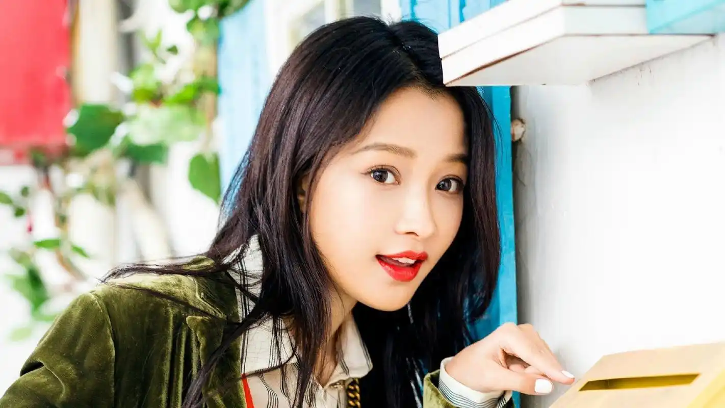 孙怡明星风尚壁纸7