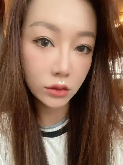 第三次叠加嘟嘟唇感觉翻车了