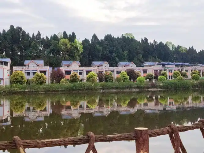 探访醉美浪漫风情小镇——安岳柠檬小镇