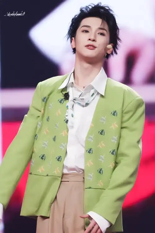 严浩翔叁重楼暨出道四周年演唱会##严老师我需要手把手教