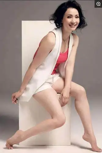 女星们的美腿谁的最好看,猜猜最后一张是谁的腿部照片?