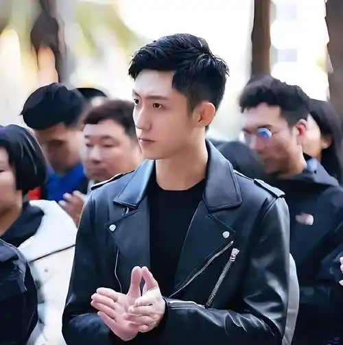 娱乐圈:黄景瑜与导演合作引发争议,萧亚轩暂无生育计划!