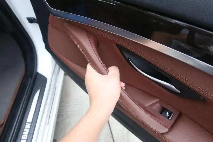 适用宝马5系f18 f10改装内拉手车门内把手门内拉手 5系内扶手装饰