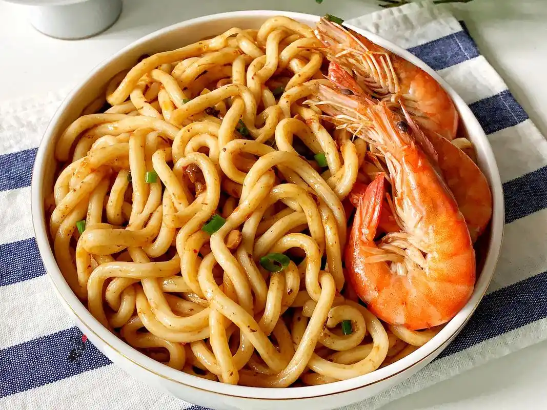 天冷,我家最馋这早餐,8分钟就搞定,味鲜营养,连吃3天都不腻