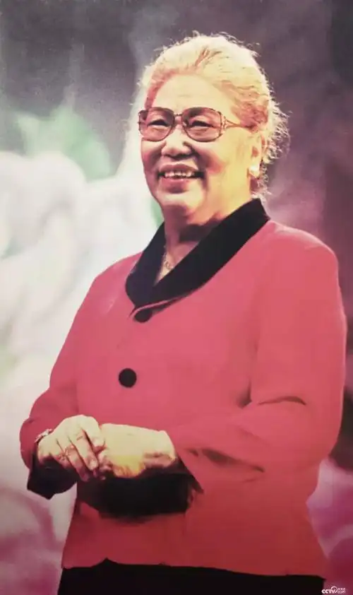 义演178场捐战机支援抗美援朝故事里的中国再现人民艺术家常香玉的