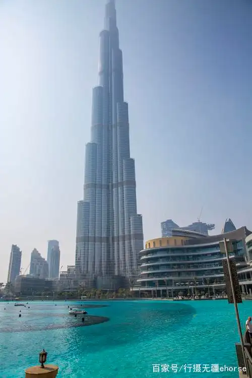 从全球第一高楼哈利法塔俯瞰土豪城市迪拜