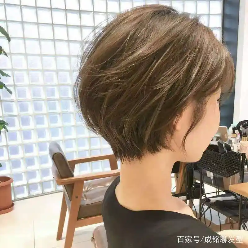 方脸女生适合什么发型?孙俪,马伊琍和李宇春的短发就是答案!