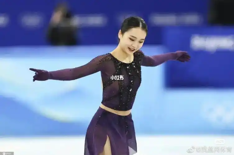 哈哈冰友说这是力量感,我还是蛮喜欢羽生结弦和金妍儿的唯美