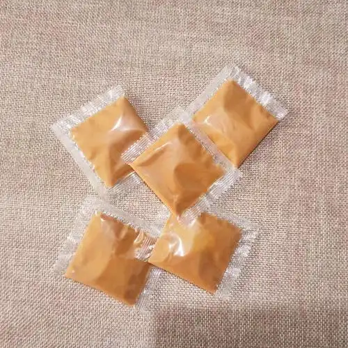 工厂批发8g芝麻酱透明小包外卖麻酱凉皮炒米粉芝麻酱调味商用料包