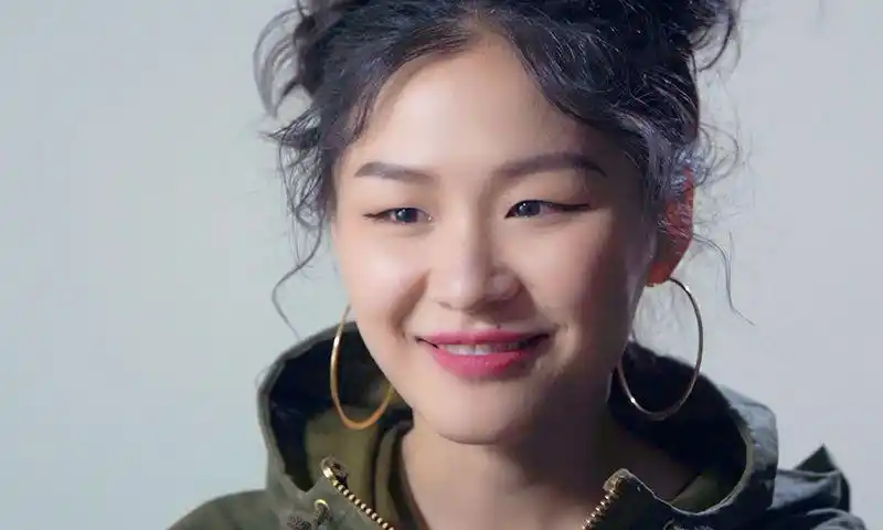 金靖戏精的人生就像一幕即兴剧自己快乐就好