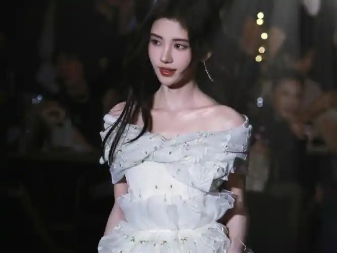 图源见水印 #鞠婧祎vogue盛典 #鞠婧祎时尚活动