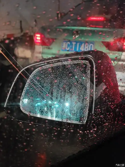 【图】后视镜太暗,晚上和瞎了一样._model y论坛_汽车之家论坛