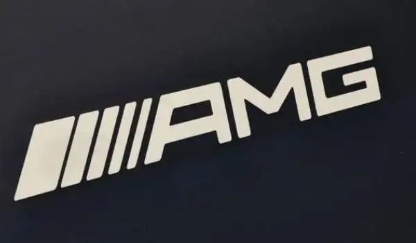 相信很多人在奔驰汽车尾部看到有amg的标志,那么amg是什么意思?
