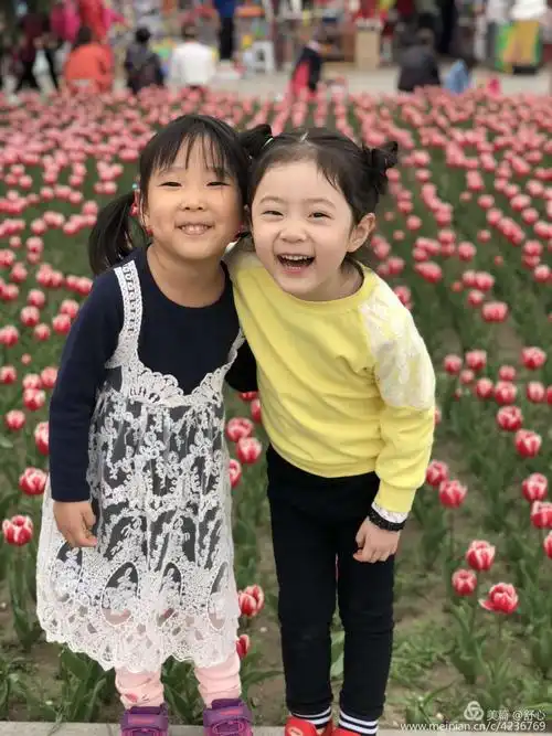 超萌的小女孩.愿你快乐成长