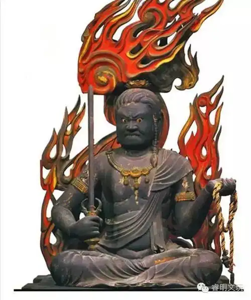 不动尊菩萨意为不动尊或无动尊,教界称为"不动明王",亦谓之不动使者.