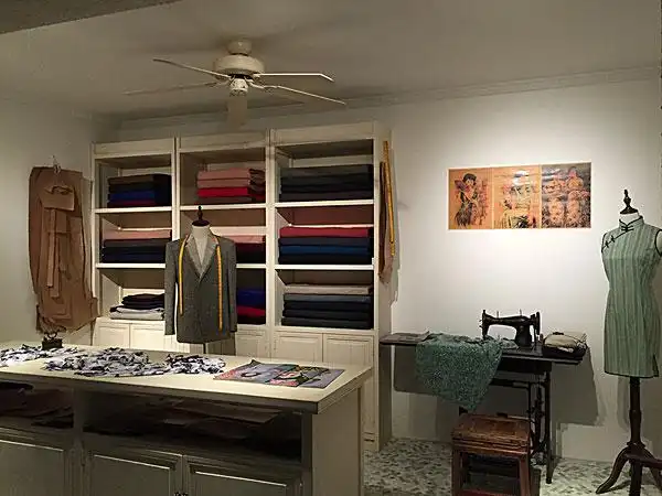 民国时期裁缝店内景